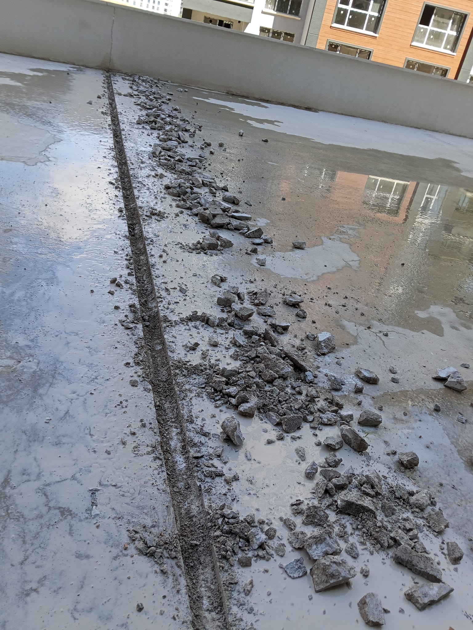 Beton zeminde doğrusal kanal