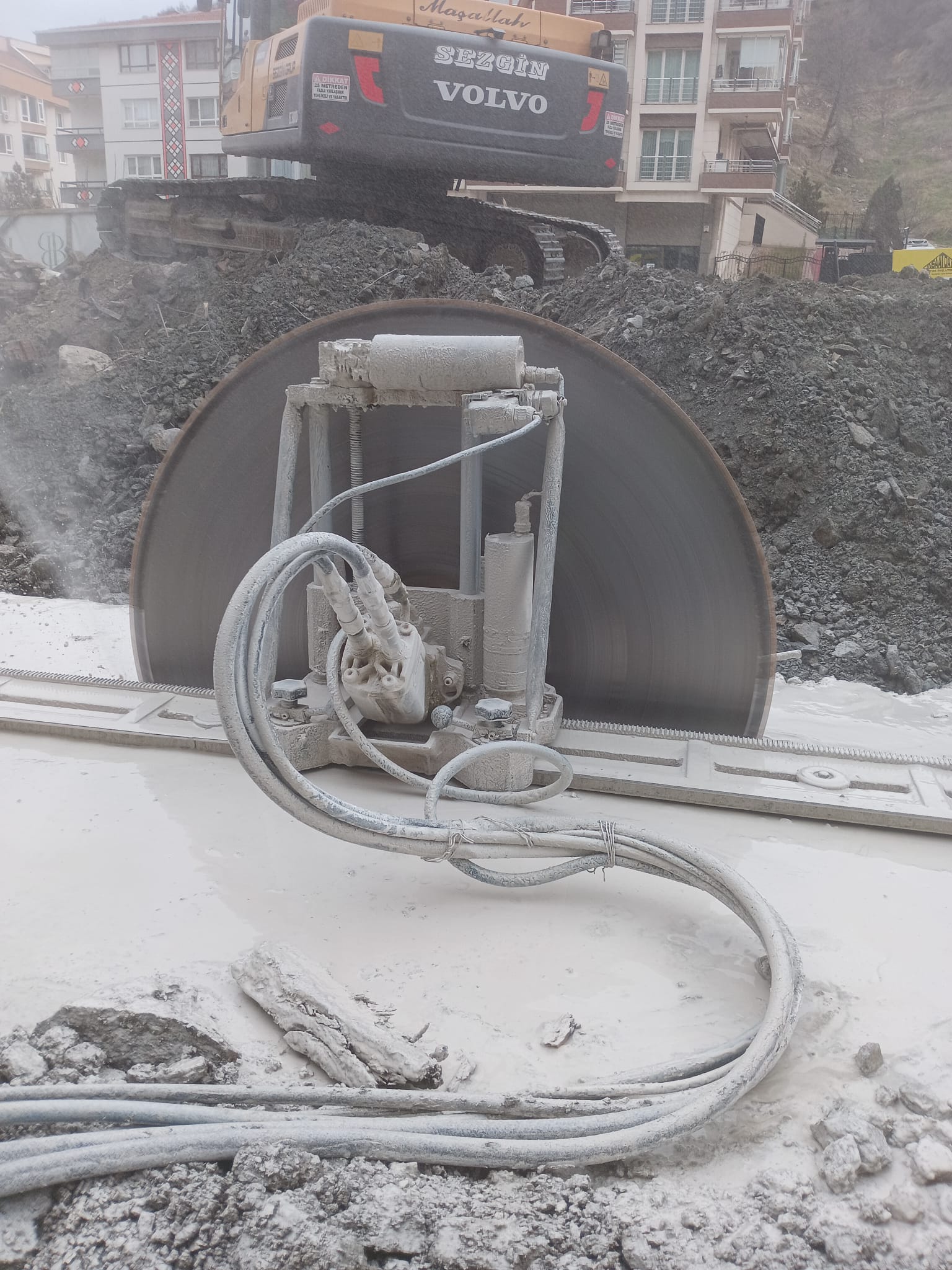 Beton kesme uygulaması